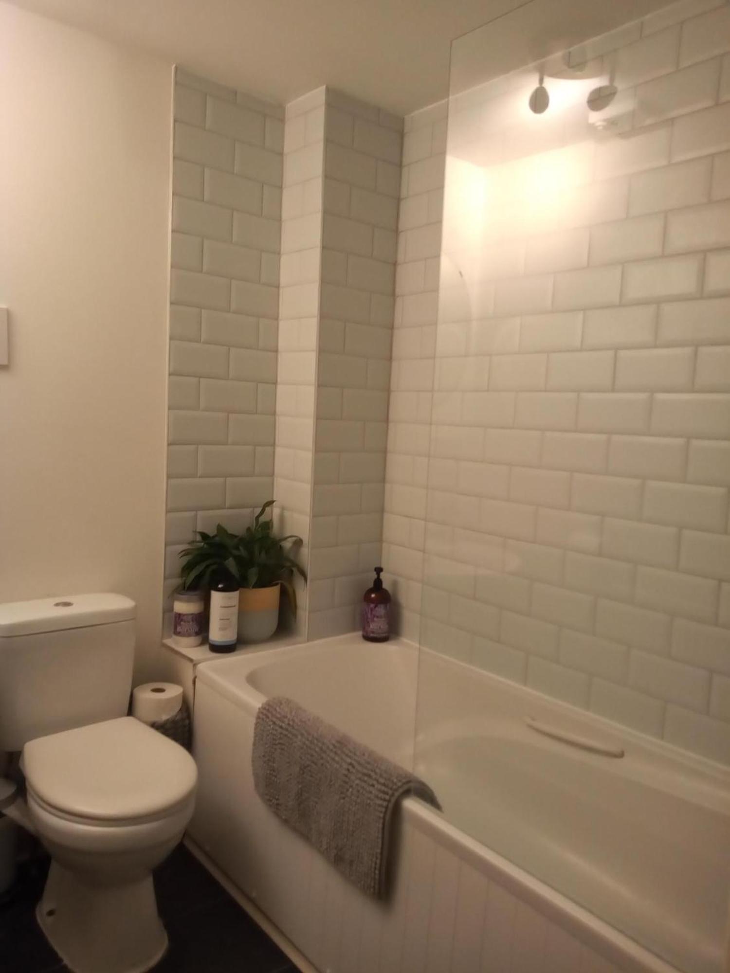 The Eaves, Glastonbury High Street 2 Bed 2 Bathroom Apartment エクステリア 写真